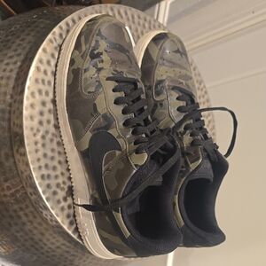 Nike Men's Green Camouflage Sneakers with Black Details